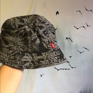 Levi’s Bucket Hat